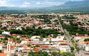 Na reta final das eleições em Goianésia, moradores opinam sobre as pesquisas eleitorais