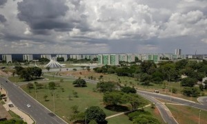 Negros e mulheres avançam, mas topo do serviço público segue desigual