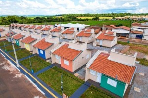 Justiça suspende entrega de casas do programa Pra Ter Onde Morar após ação do MPGO