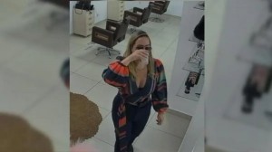 Mulher que se passava por delegada é presa suspeita de ameaçar funcionárias de salão 