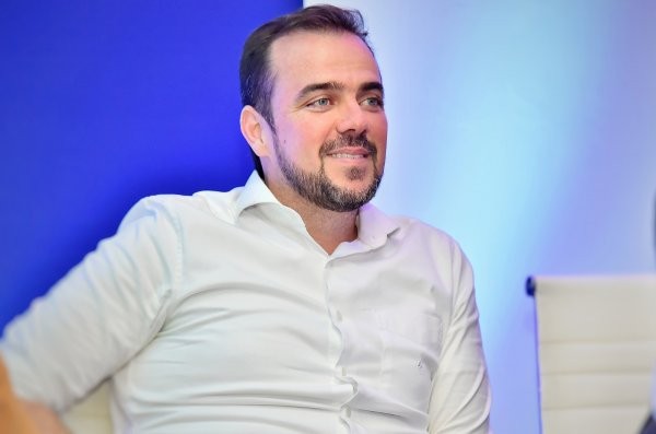 Gustavo Mendanha confirma pré-candidatura ao Senado e defende maior protagonismo dos municípios